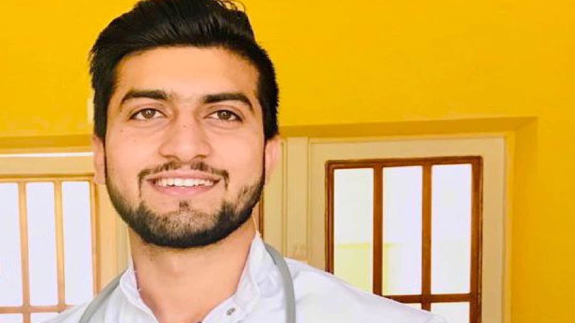 Russia Ukraine news vrindavan student say crowd gathered in supermarket to buy food items in Ukraine