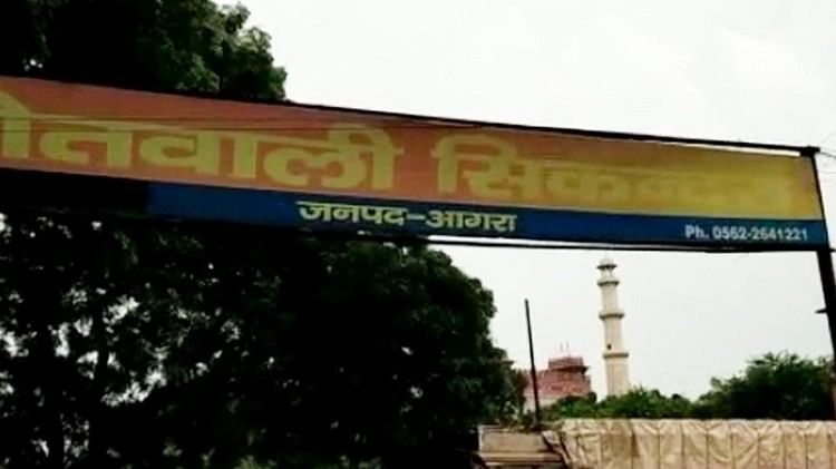 सगाई में चुपके से आया किशोर: कोट में छिपाया दूल्हे के पिता का रुपयों से भरा बैग, सीसीटीवी में कैद हुई करतूत