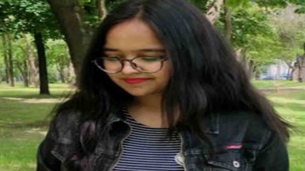 Akanksha, an Indian student trapped in Ukraine conditions of starvation, not getting help from the embassy