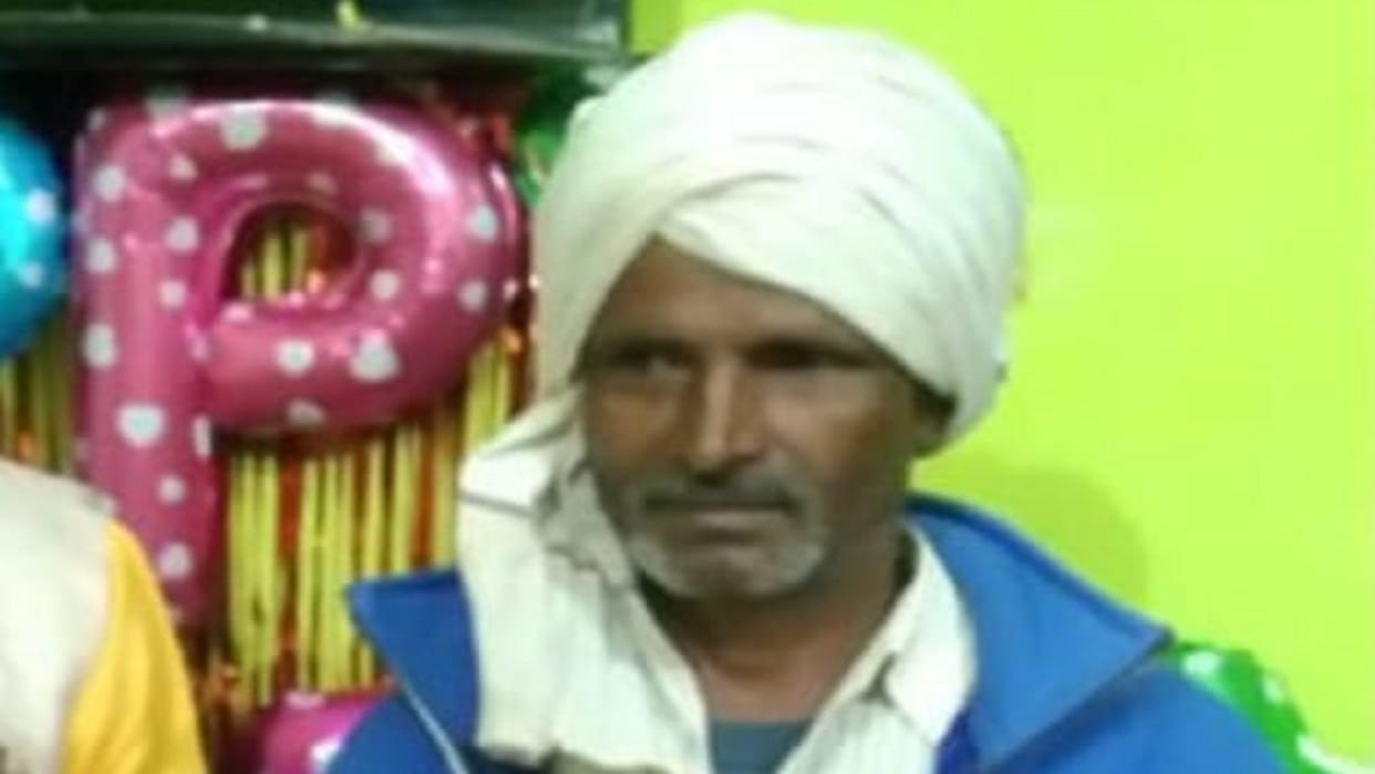 Jhansi: Debt-ridden farmer embraces death commits suicide by hanging