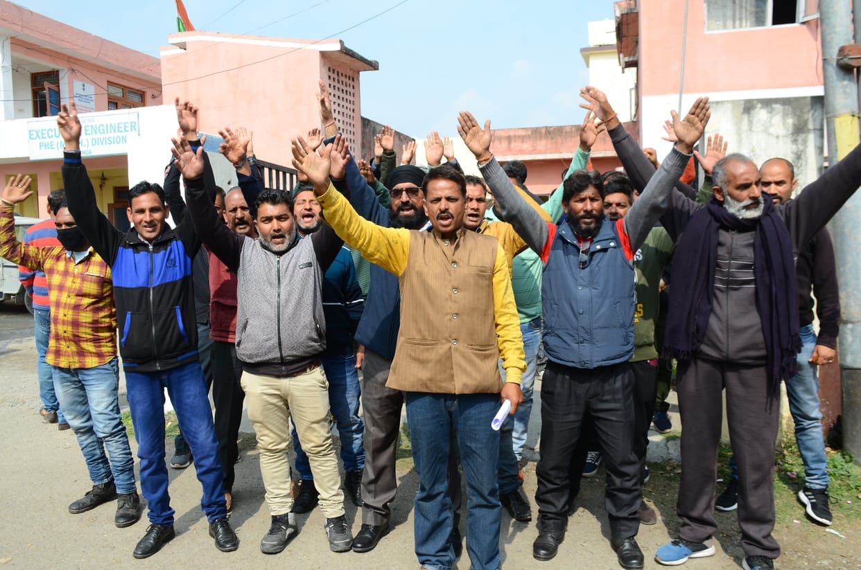 Temporary employees of Jal Shakti Department will not work for 72 hours