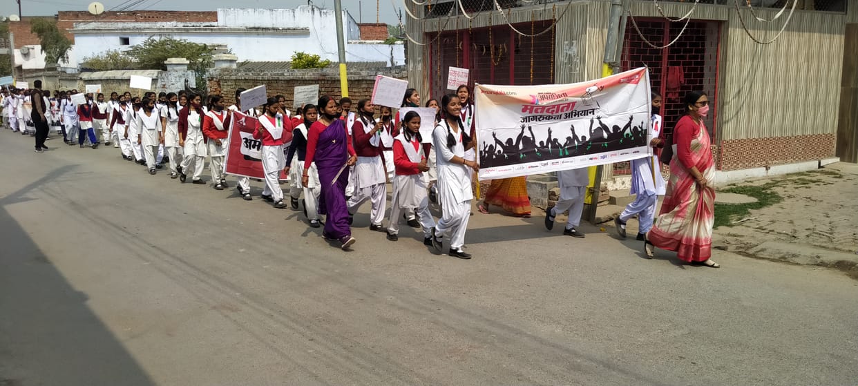 City resonated with slogans, appeal for voting