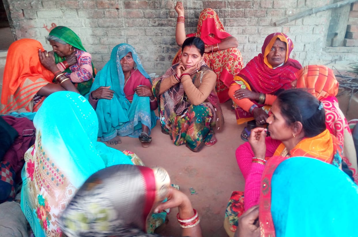 fathepur news,With whom does Asha leave her young daughter