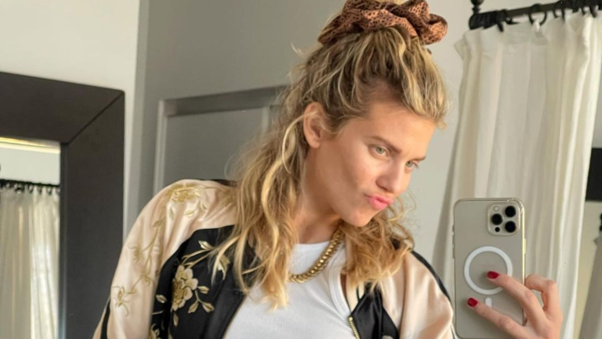 American Actress AnnaLynne McCord gets trolled after appeling for peace between Russia and Ukrain