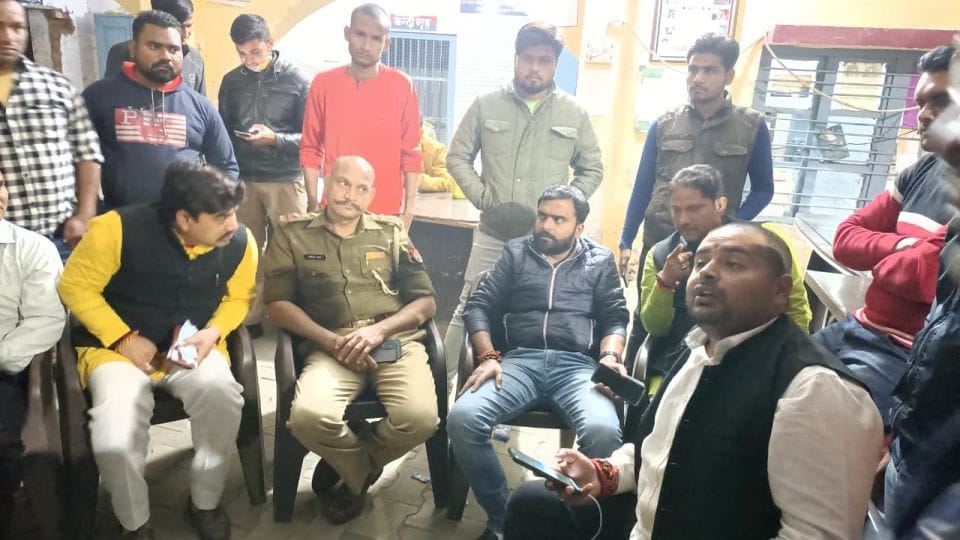 FIR filed against five accused for attack on BJYM leader in agra