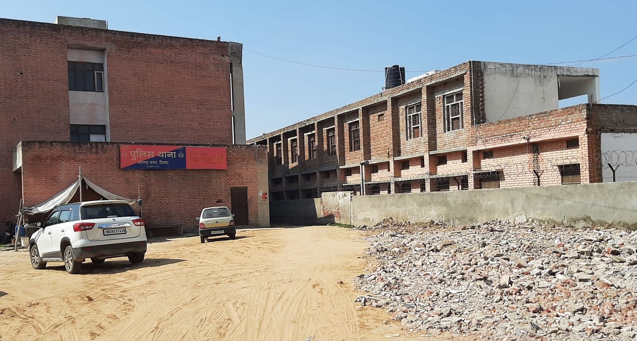 Borrowed building and police stations running without lock