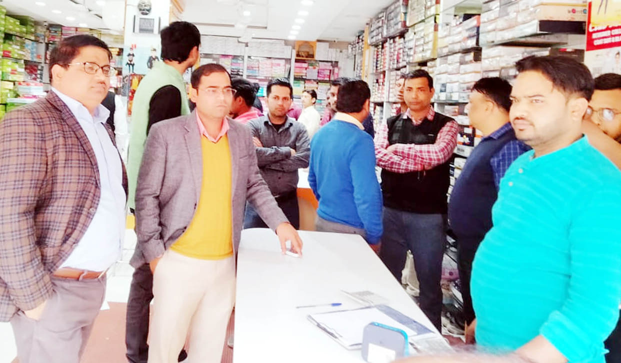 Commercial tax's SIB raid on Bansal readymade showroom