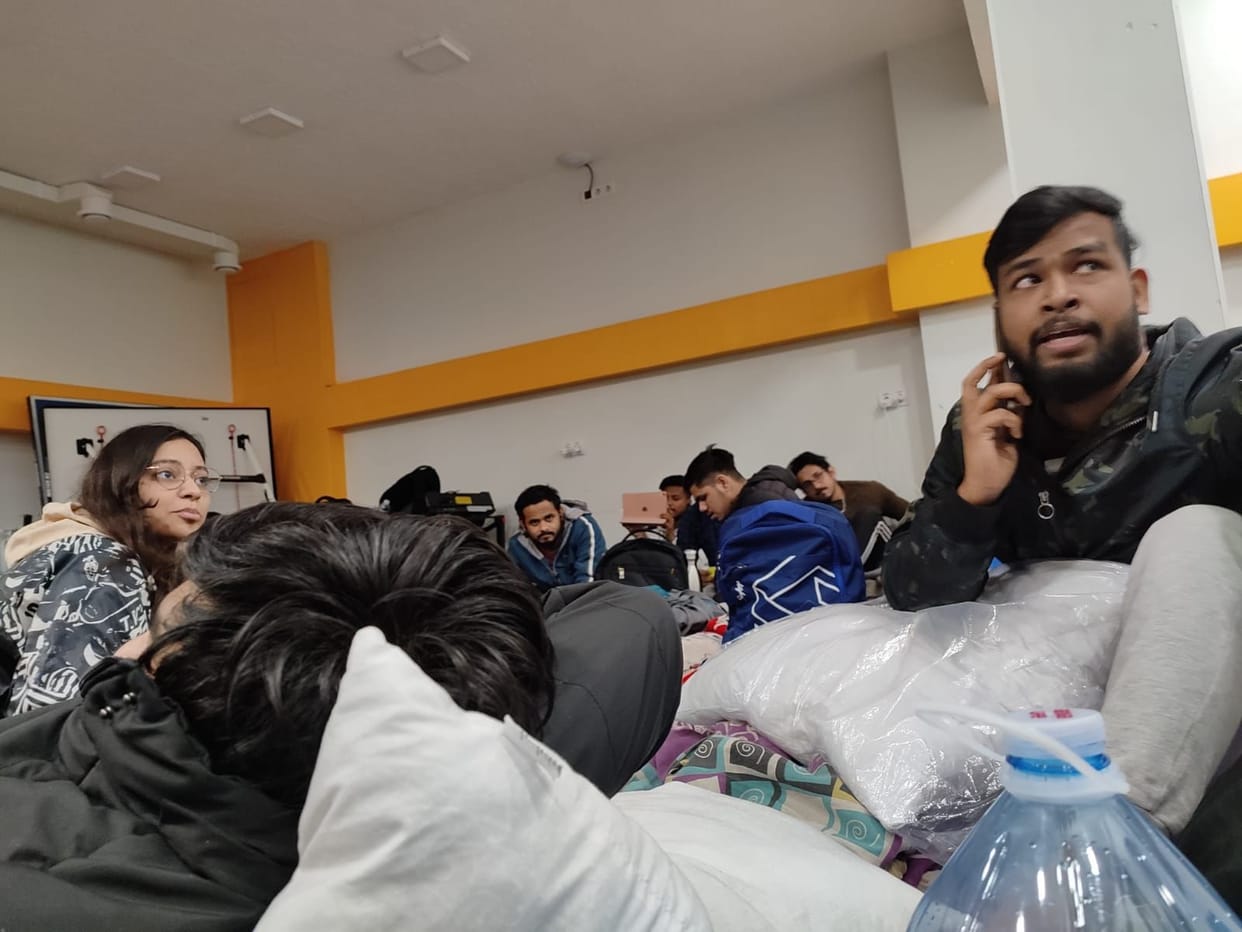 Indian Embassy: Stranded students reach Hungary border, arrange ship here, students said - how to travel 700 km between bombings