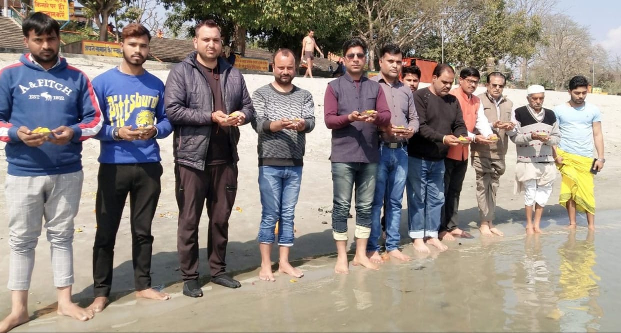 Prayer to Ganga for the safe return of students trapped in Ukraine