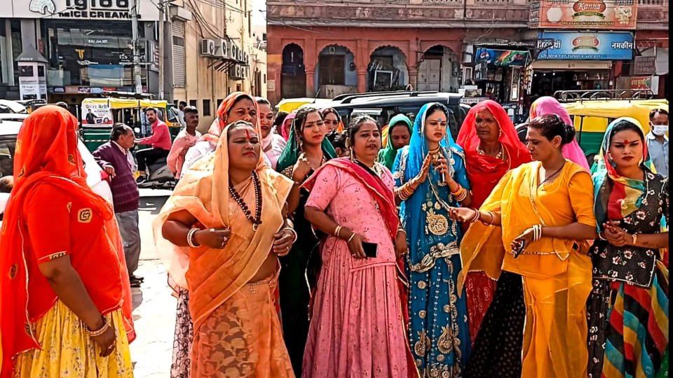 Fight Between Two Groups Of Transgender In Bikaner Rajasthan 