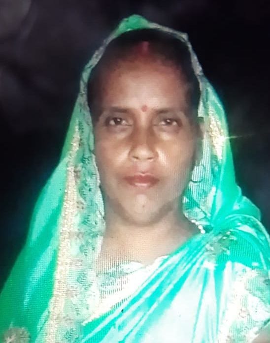 The woman who fell from the bike was crushed by the truck