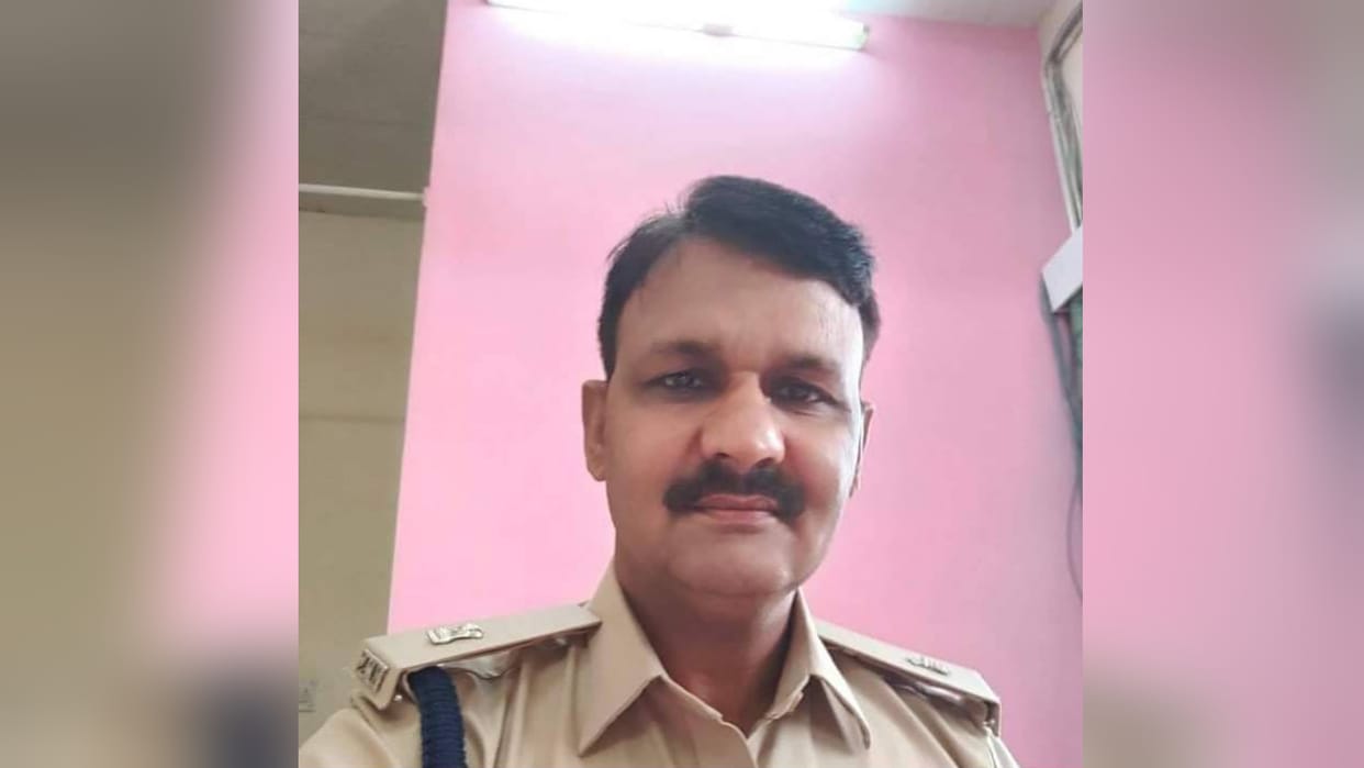 Gurugram narnaul jail deputy superintendent commit suicide in pressure of corruption charges against him