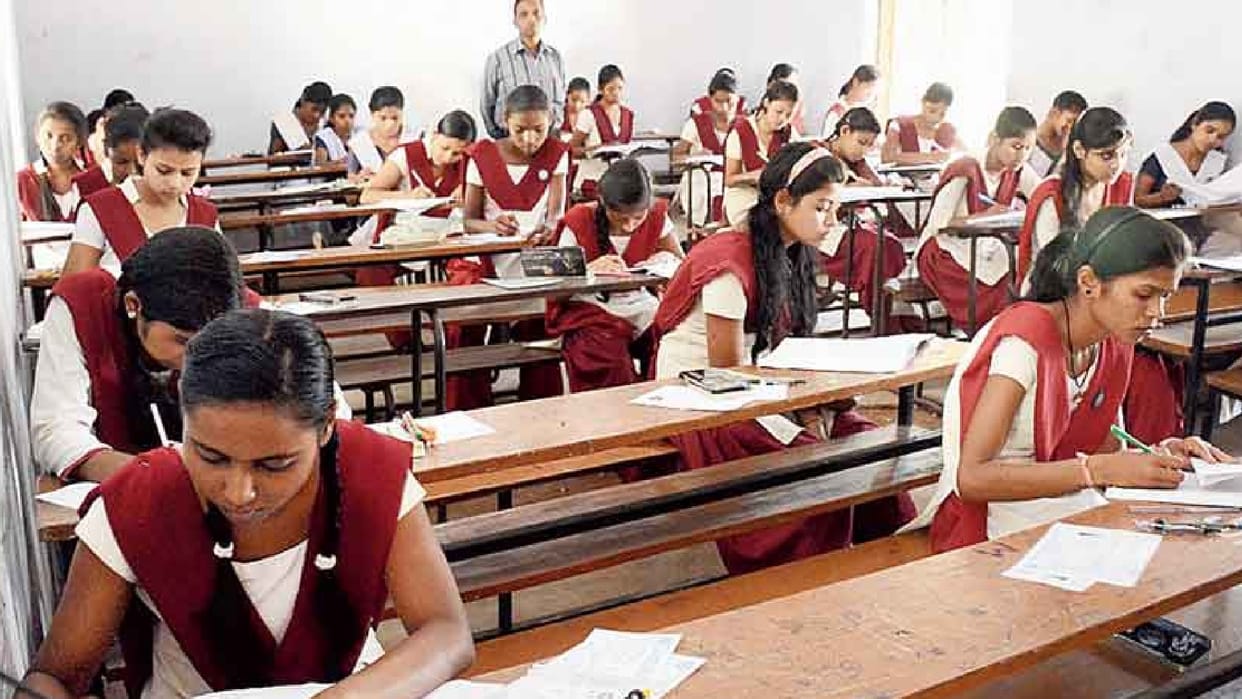 Lack of Water and Power Supply Jharkhand Schools Know Student Teacher Ratio Report