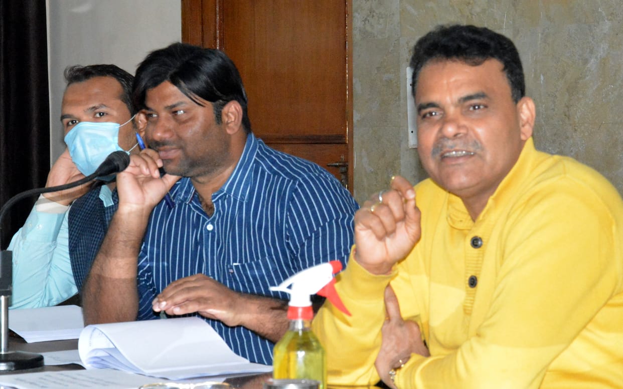 Give priority to the complaints of women: DM