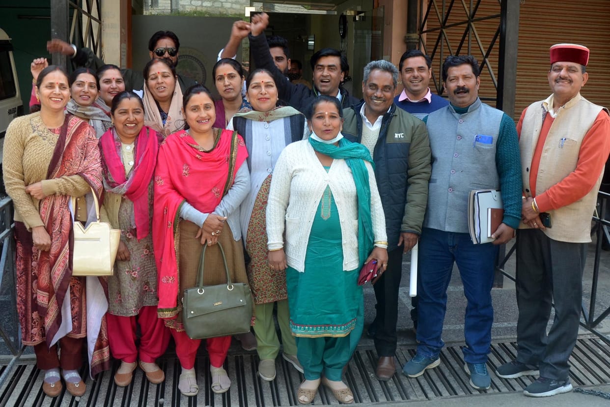 Uproar in Zilla Parishad meeting, meeting canceled due to non-availability of officials