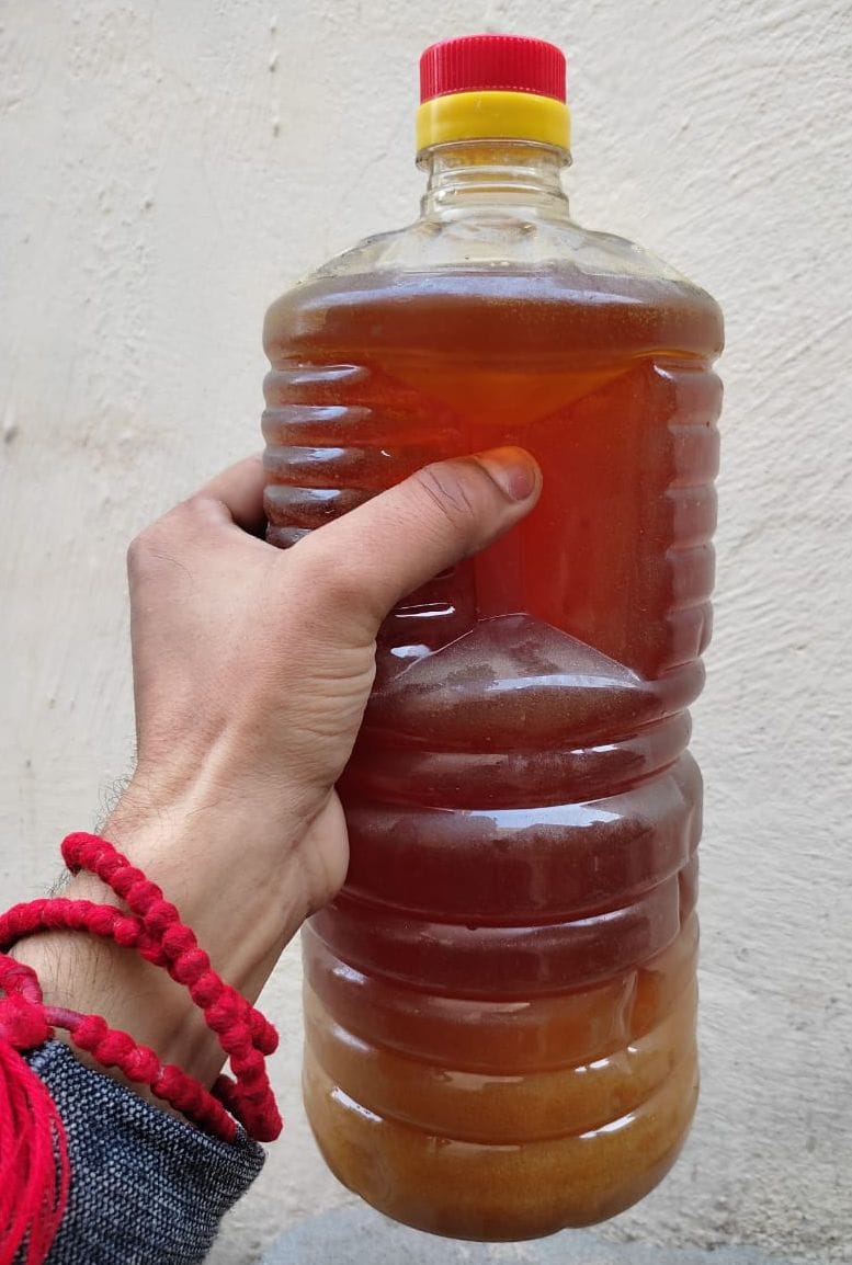 182 liters of bad mustard oil distributed without mark