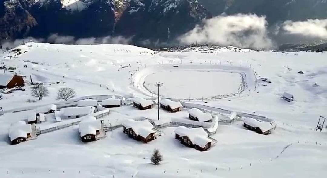 Heavy snowfall in Badri-Kedar