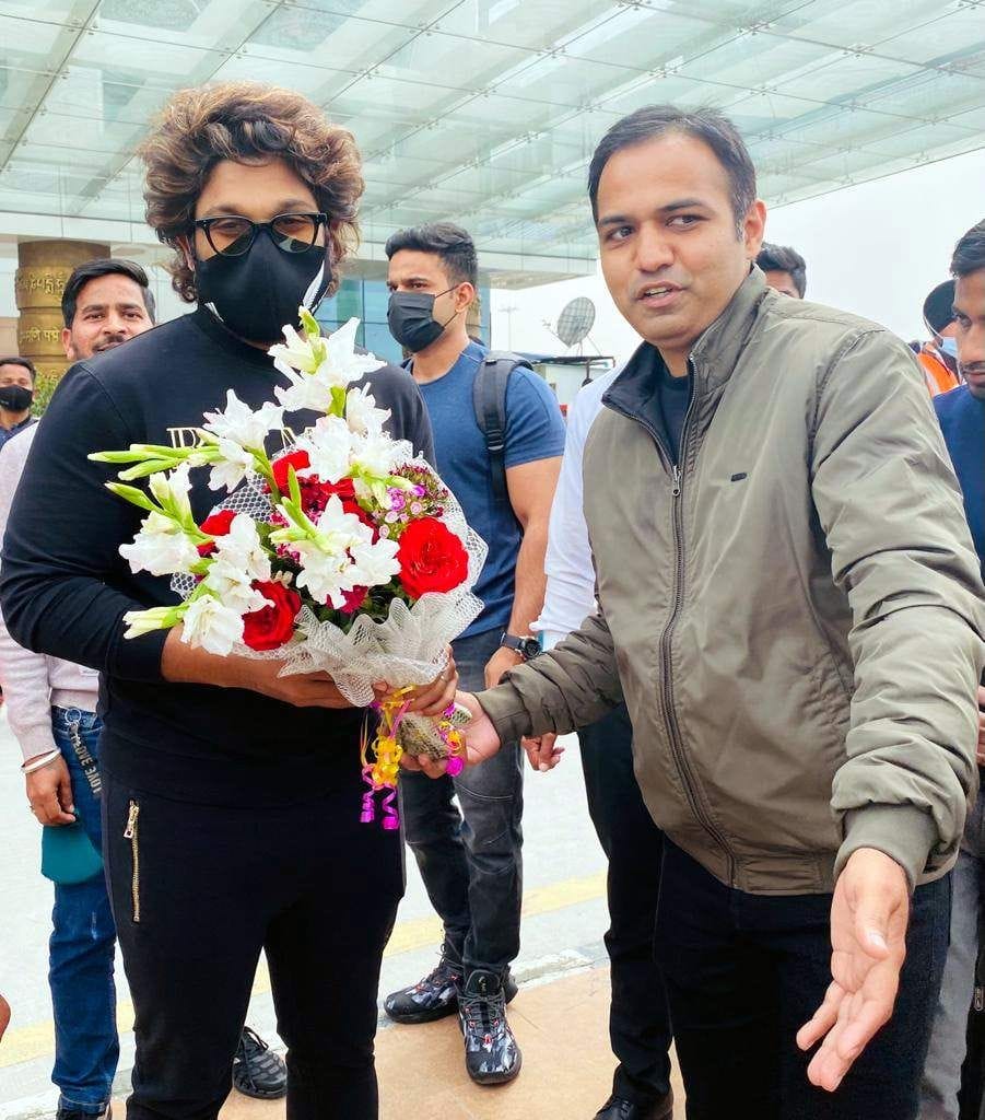 Actor Allu Arjun reached Jolly Grant