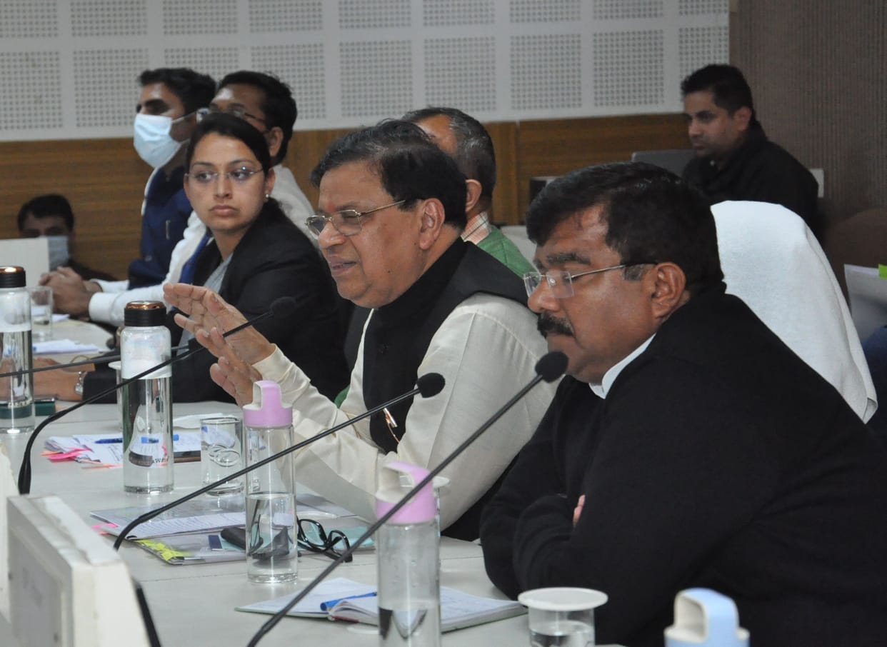 Minister's orders: If the pit is seen after a week, action will be taken against the concerned officer