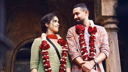 Love Hostel Review in Hindi by Pankaj Shukla ZEE5 Bobby Deol Vikrant Massey Sanya Malhotra Raj Arun Shanker Raman