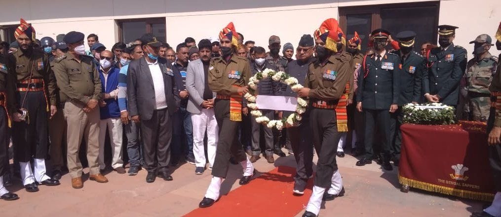 Farewell to martyr Jagendra Singh with military honors