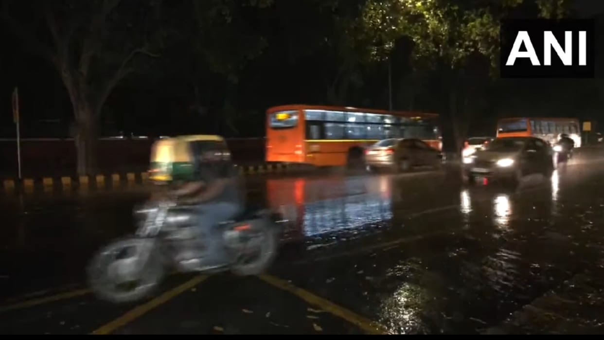 delhi ncr weather update rain in many areas sandy wind going on 