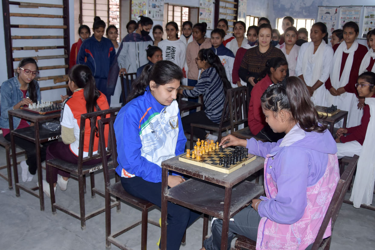 Pallavi became college winner in chess competition