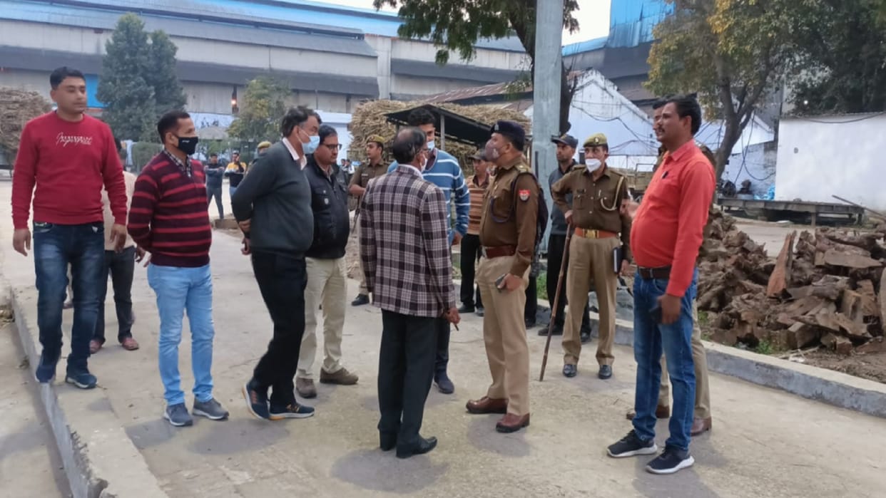 UP News: Two accused have firing in sugar mill office but be safe manager