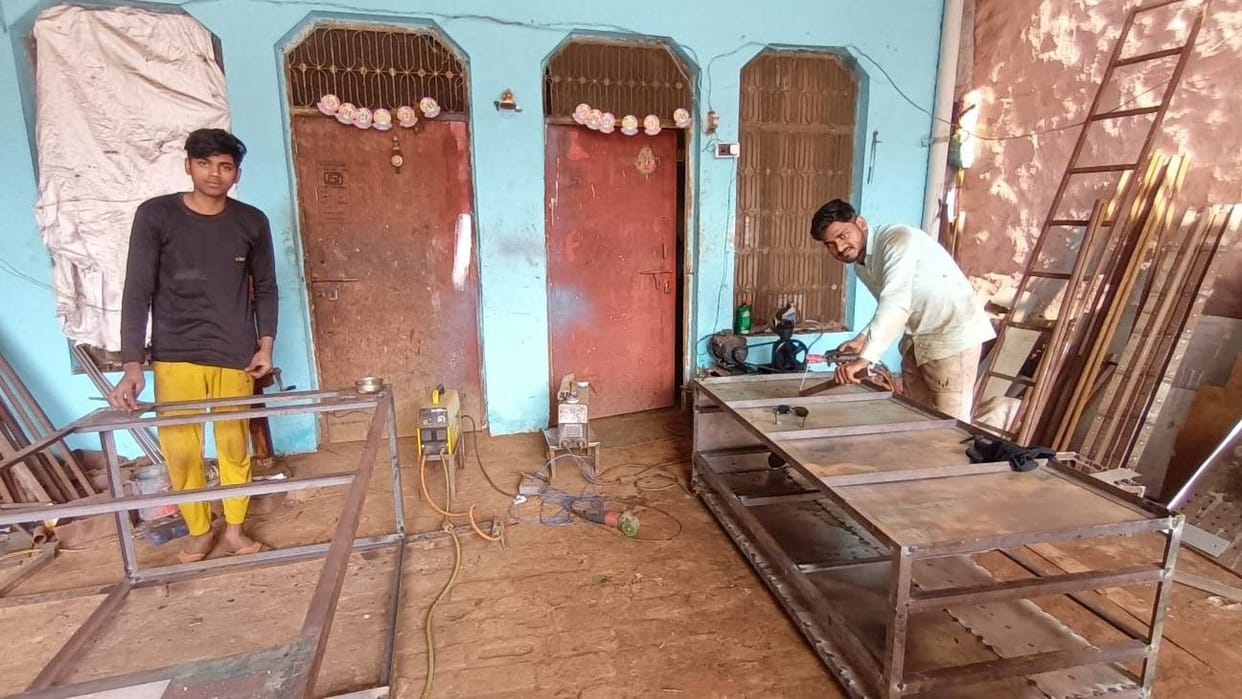 Umesh is making deck oven