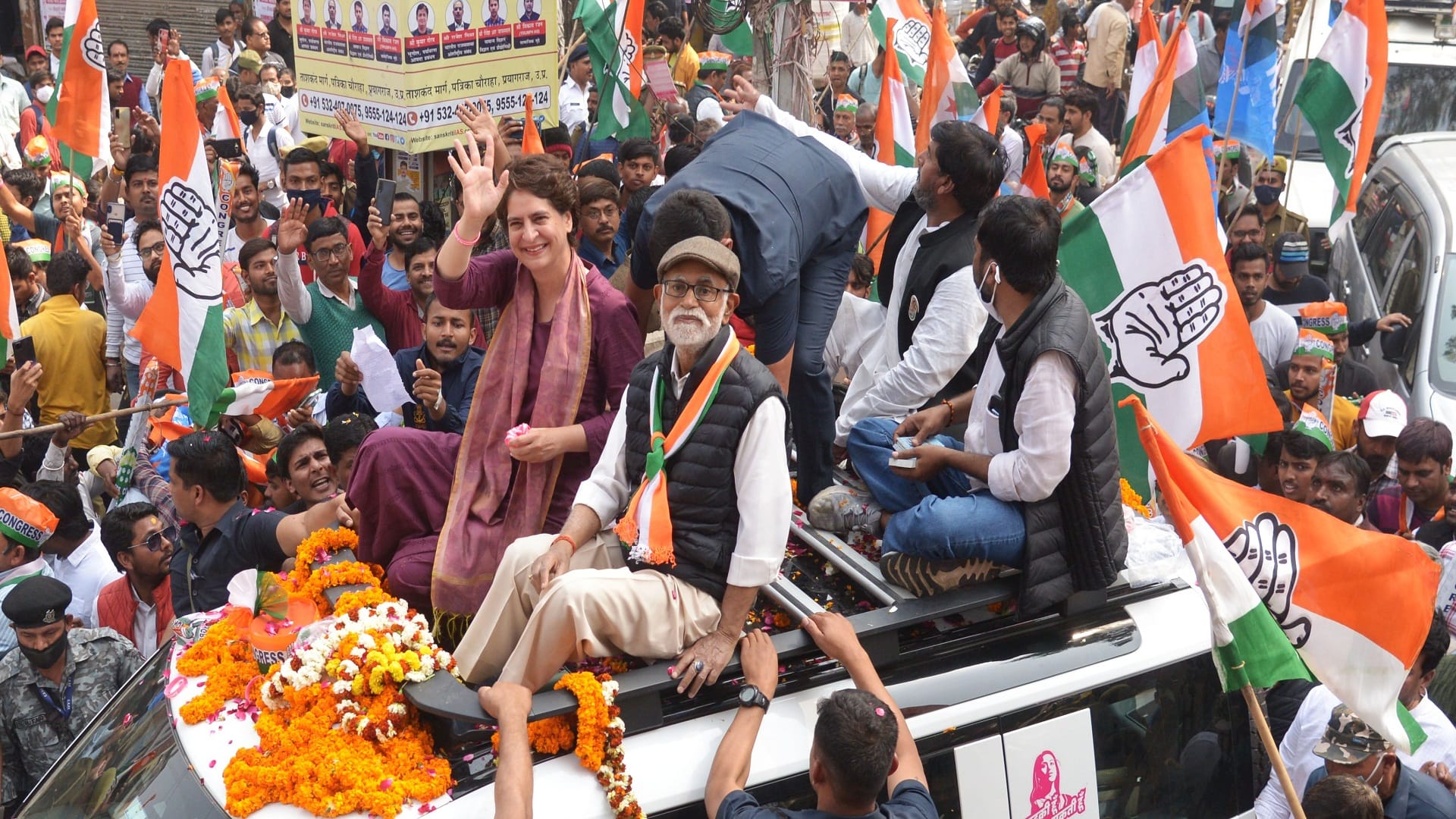 UP Elections 2022: Priyanka Gandhi seeks votes for favour through road show
