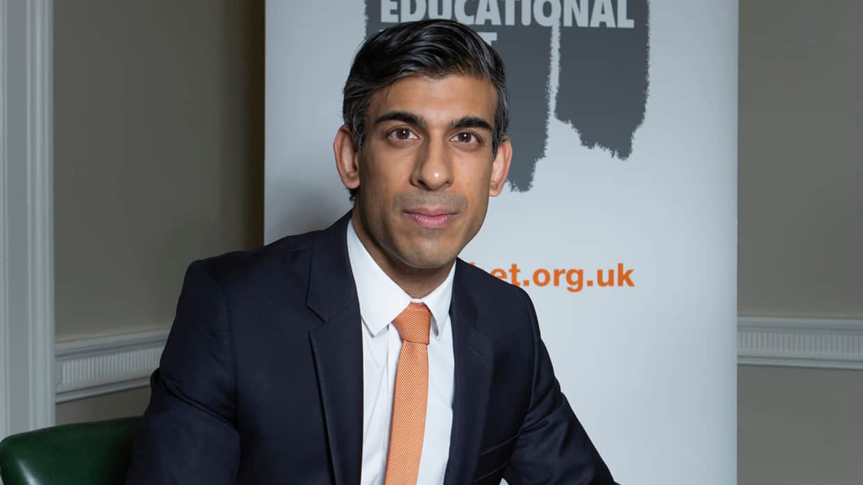 UK minister Rishi Sunak gets police partygate questionnaire news in Hindi