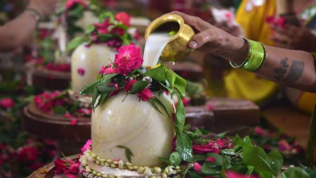 Rudrabhishek Vidhi and Importance in Sawan month 2022