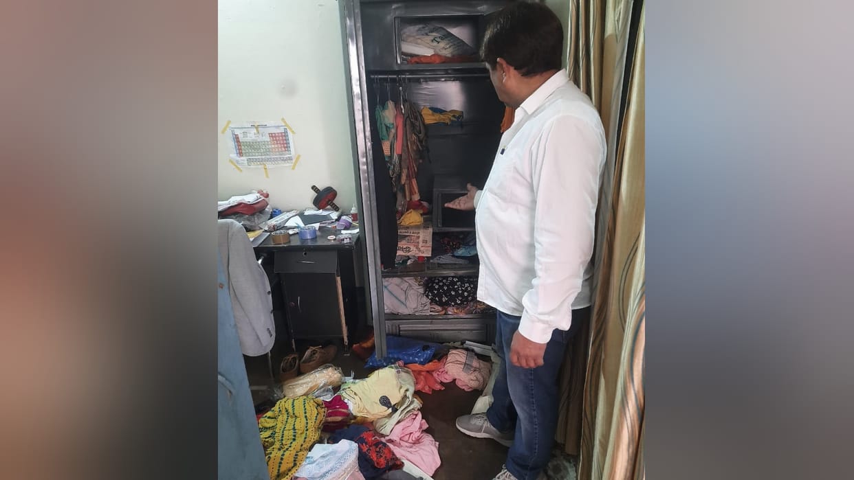 Amroha theft worth rupees 14 lakh in cash and jewelry at pharmacist association district chairman house