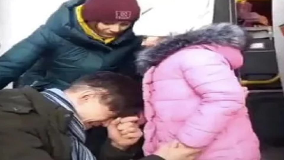Russia Ukraine War: Pain so much that tears flowed, father hugged the baby in Ukraine and cried profusely, watch the video