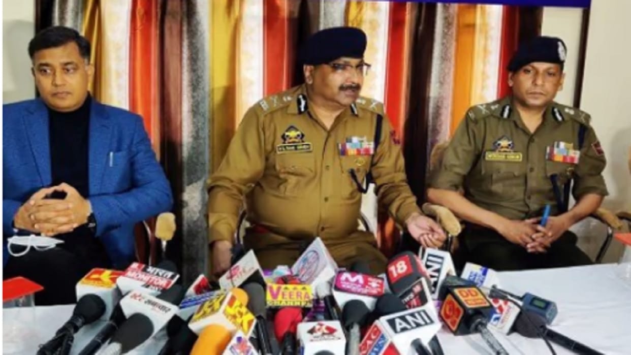 DGP Dilbag Singh said – Pakistan is trying to keep terrorism alive by sending weapons