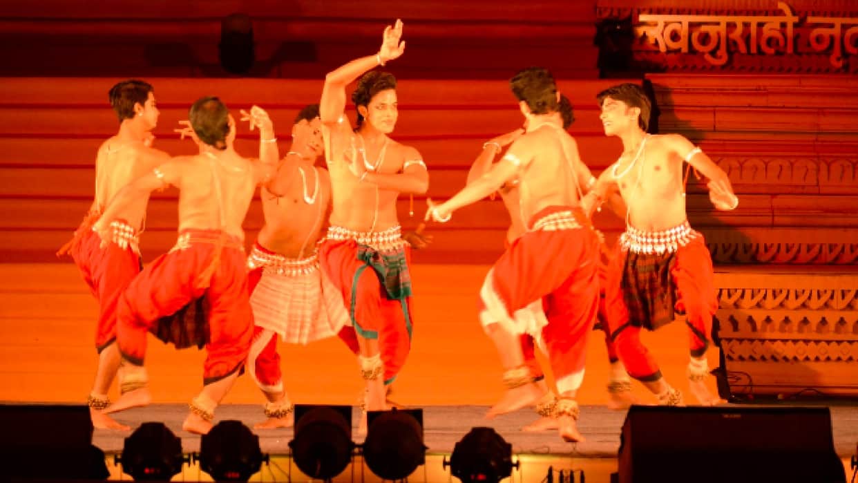 Day 6 of Khajuraho Dance Festival: Kathak in Mughalian style, the splendor of Odissi dance and the majestic Chakravyuh of Mahabharata