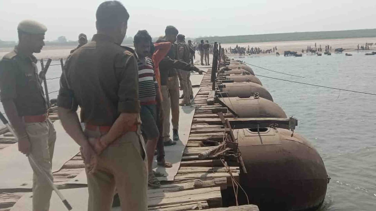 Banda: Truck fell in Ken river, many drowned, one dead body recovered