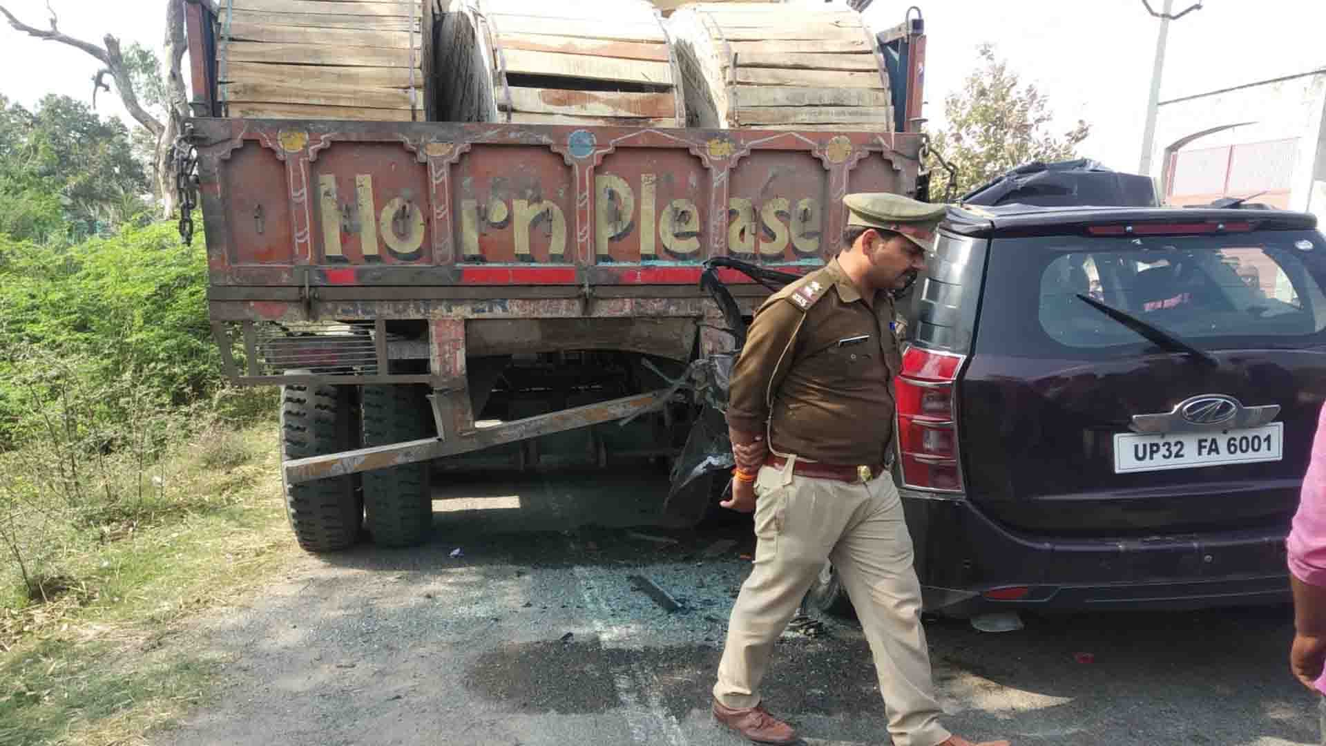 Big road accident in banda, five people died