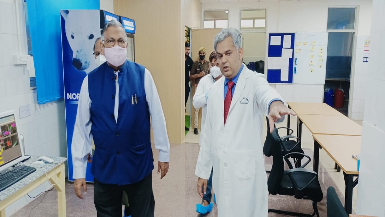 The Vice Chancellor of BHU reached the Trauma Center to know the reality of the facilities