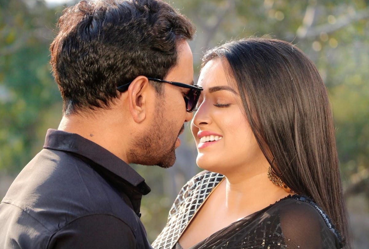 Bhojpuri: Amrapali Dubey shared a romantic picture with Nirahua from the set of their movie kalakand