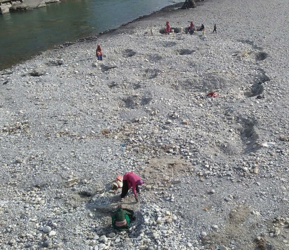 Khanan in Gomati river in Garur