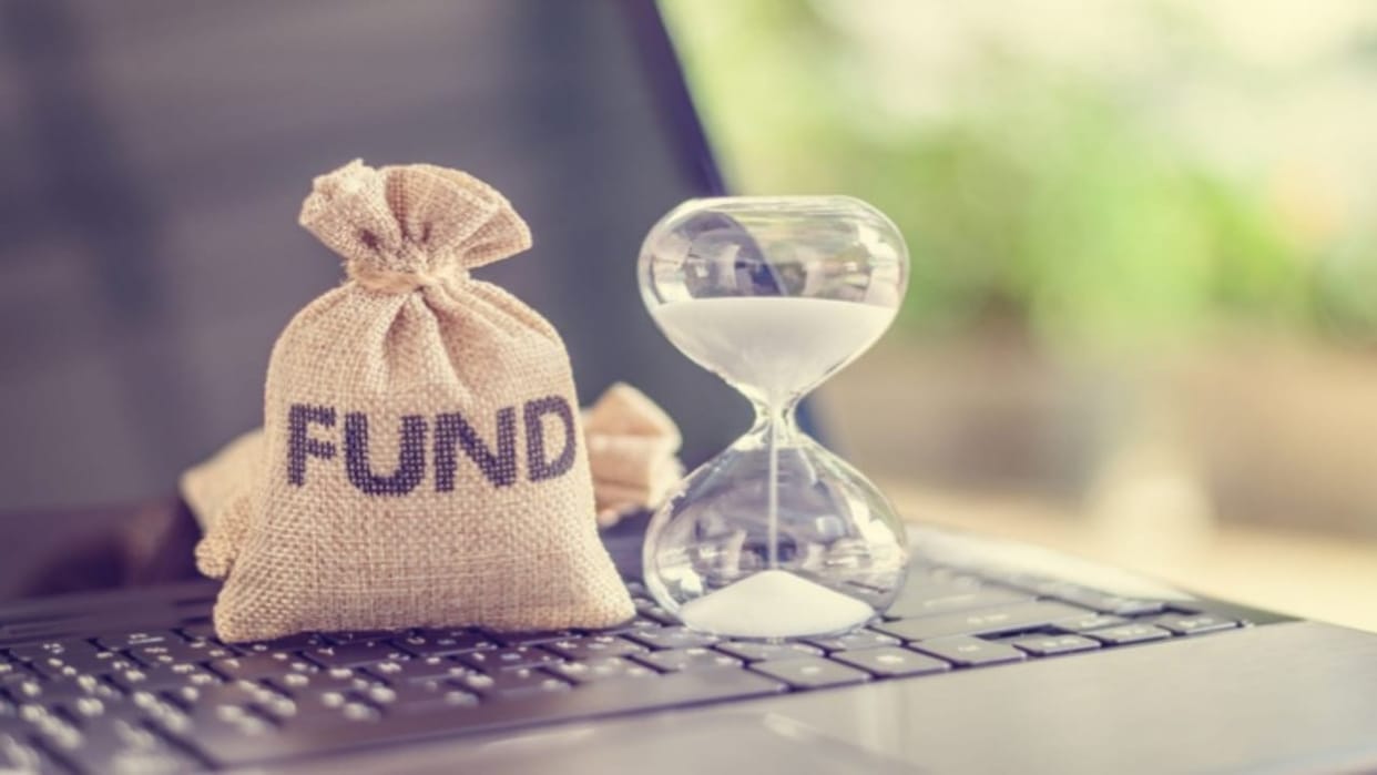 Fund raising via debt placement hits 6-yr low at Rs 5.88 lakh cr in FY22