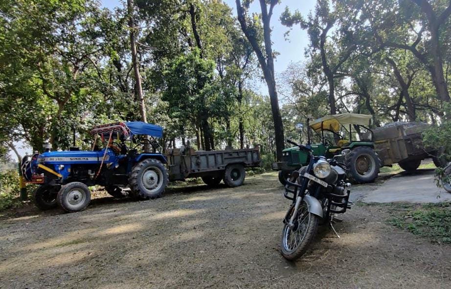 forest officer fine to 39000 rupees to two tractors owners in illegale minning case in ponta sahib