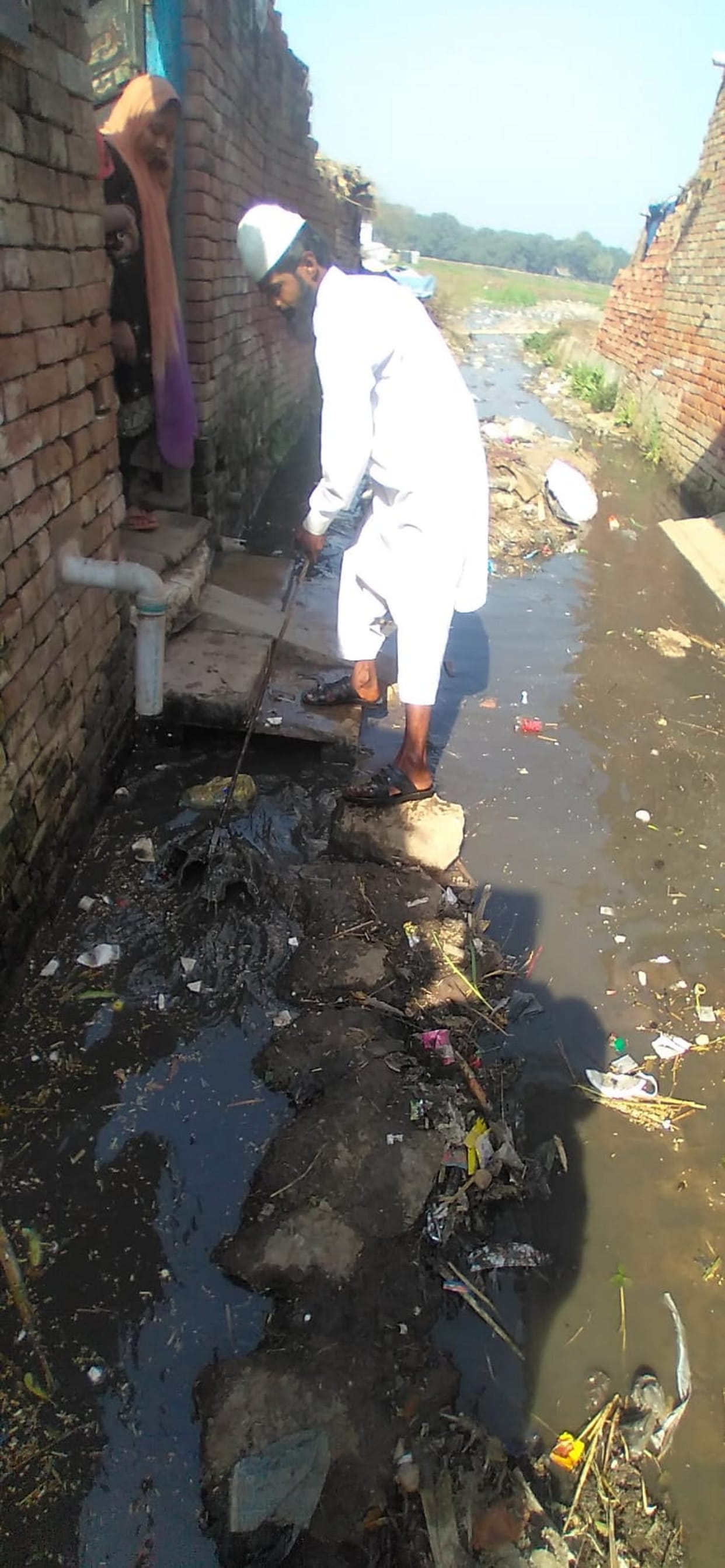 The life of the villagers of Panchi is difficult due to dirt