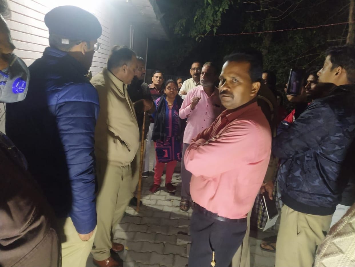 Suspicious death of engineer, dead body found lying on the ground in the room