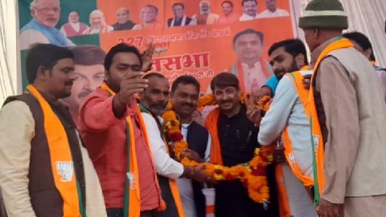 Delhi MP Manoj tiwari visit gorakhpur for up election 2022