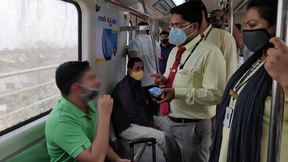 3.66 lakh passengers were fined in Delhi Metro In six months Rs 7.32 crore recovered