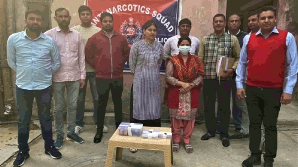 Woman arrested with heroin worth 60 lakhs in dwarka delhi