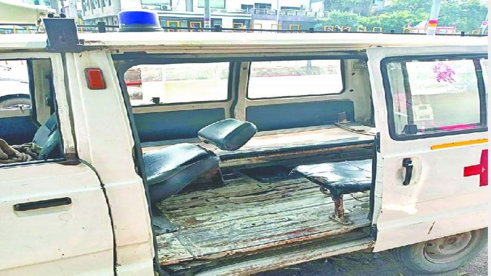 Ambulances running without standards in Agra