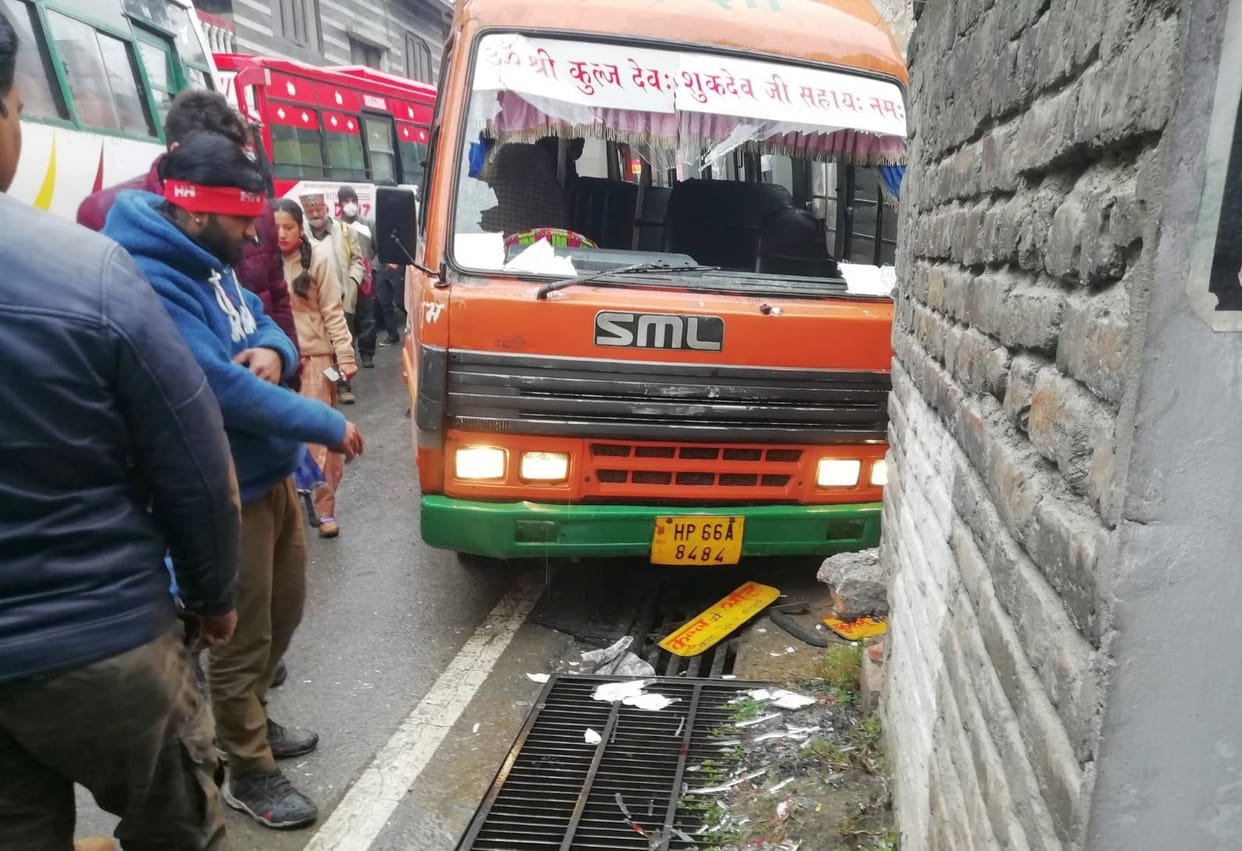 three injured in road accident